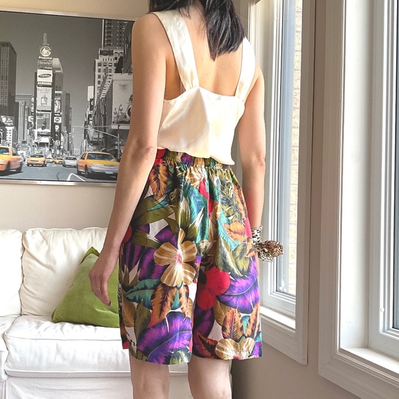 Vintage silk floral print shorts - Picture 5 of 14
